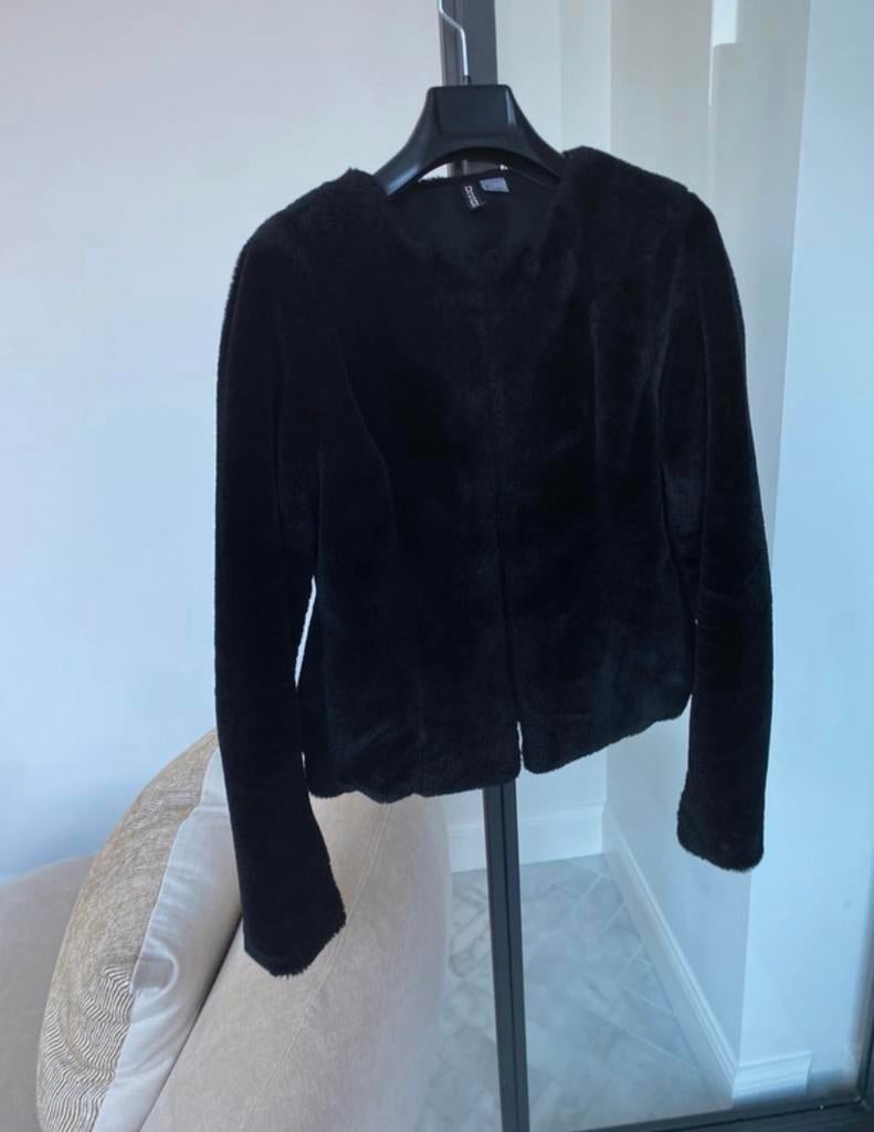 Bont jasje H&M zwarte faux fur kort jasje maat 34-36, Kleding | Dames, Ophalen of Verzenden, Zo goed als nieuw, Maat 34 (XS) of kleiner