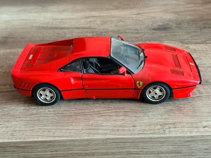 Ferrari 288 GTO 1:18 – Bburago, Hobby en Vrije tijd, Modelauto's | 1:18, Zo goed als nieuw, Bburago, Ophalen of Verzenden