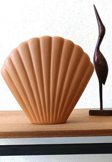 Keramieken Shell vaas - terra  ''HK living'' beschikbaar voor biedingen