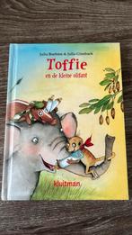 Julia Boehme - Toffie en de kleine olifant, Boeken, Julia Boehme, Ophalen of Verzenden, Fictie algemeen, Zo goed als nieuw