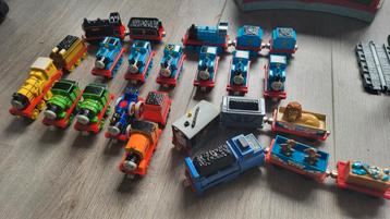 Thomas de trein. Veel treintjes en rails beschikbaar voor biedingen