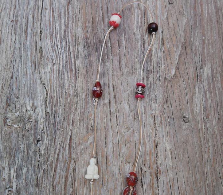 NIEUW: lange ketting met muntjes, buddha's & glazen kralen, Sieraden, Tassen en Uiterlijk, Kettingen, Nieuw, Overige materialen