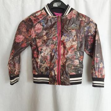 Stoere meidenjas 2 kanten op te dragen, binnenkant is roze beschikbaar voor biedingen