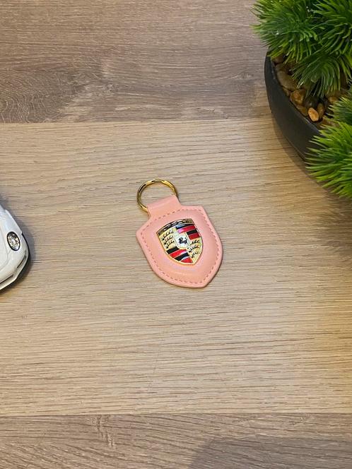 Porsche embleem (roze), Verzamelen, Sleutelhangers, Nieuw, Merk, Verzenden