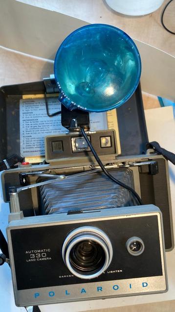 Originele oud type Polaroid  camera type 330 beschikbaar voor biedingen