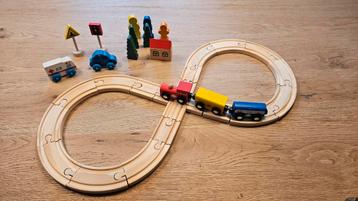 Houten treinbaan  beschikbaar voor biedingen