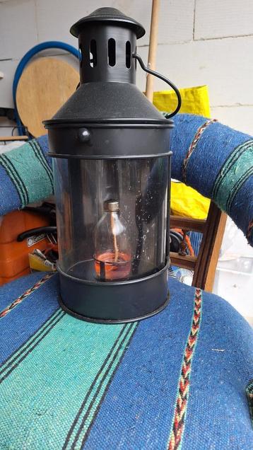 Lantaarn beschikbaar voor biedingen