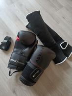 Outshock 12oz Boxing gloves + fabric padded shin guards, Ophalen of Verzenden, Zo goed als nieuw, Bokshandschoenen