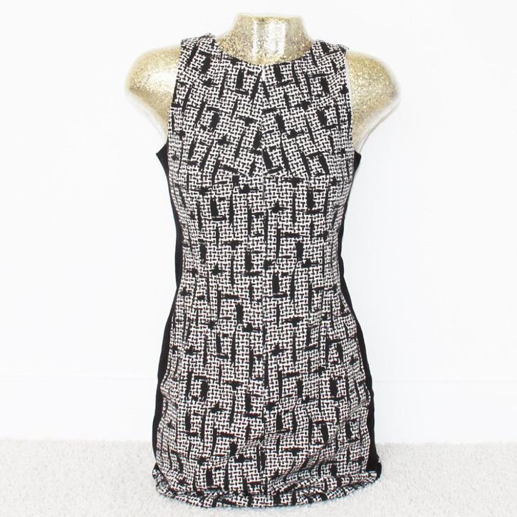 Mooie Drykorn Jurk - 84 (Maat 3|M) € 75,-, Kleding | Dames, Jurken, Zo goed als nieuw, Maat 38/40 (M), Boven de knie, Ophalen of Verzenden