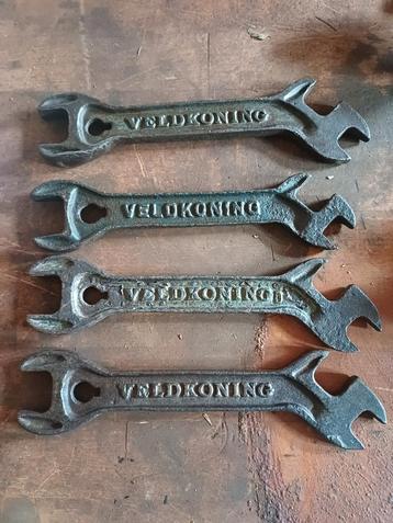 Zeldzame antieke VELDKONING Sleutels (4 stuks) beschikbaar voor biedingen