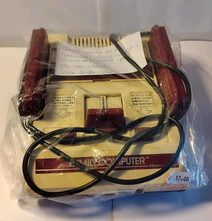 Nintendo Famicom Console (1) - lees beschrijving, Spelcomputers en Games, Spelcomputers | Nintendo NES, Zonder controller, Ophalen of Verzenden