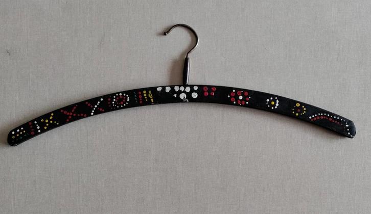 Kledinghanger,StaphorsterStipwerk,hout,1 stuks, Staphorst, Kleding | Dames, Kledinghangers, Zo goed als nieuw, Hout, Kinderen en Volwassenen