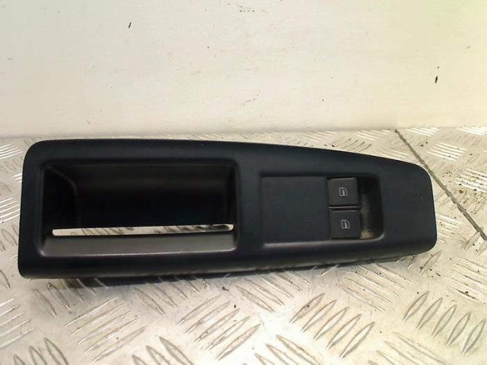 Elektrisch Raam Schakelaar van een Volkswagen Polo, Auto-onderdelen, Dashboard en Schakelaars, Volkswagen, Gebruikt, 3 maanden garantie