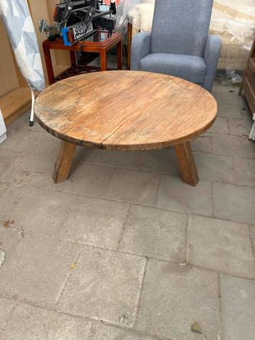Ronde koffietafel - Opknapper voor Stichting Mercy beschikbaar voor biedingen