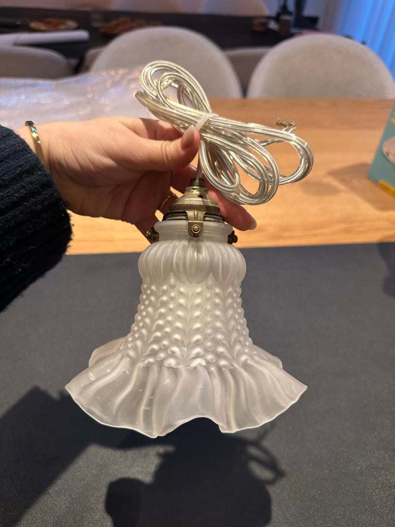 Vintage Frans hanglampje melkglas tulpenlamp, Ophalen of Verzenden, Zo goed als nieuw, Glas, Minder dan 50 cm