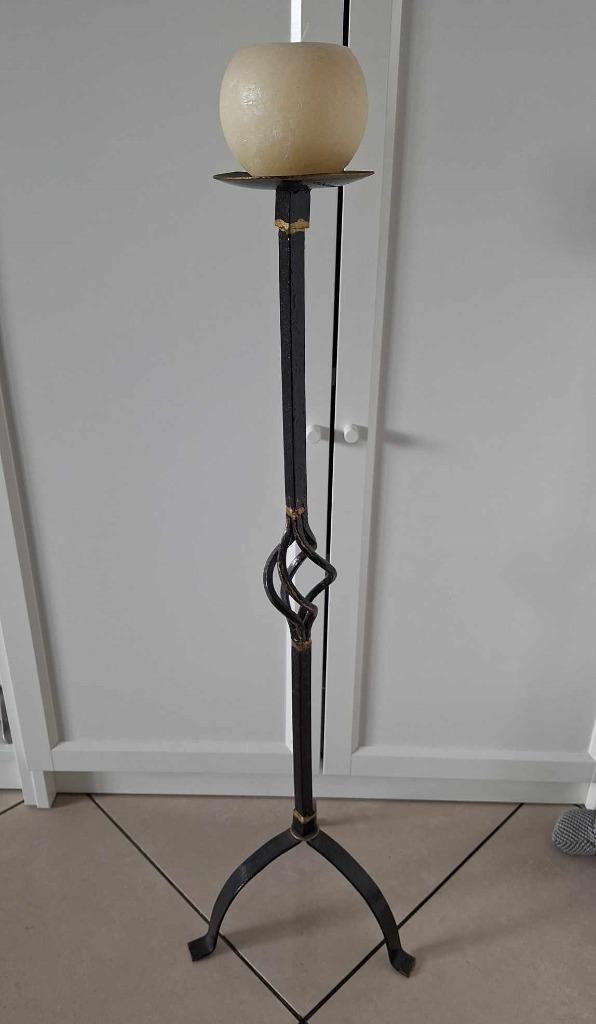 Te koop zwart metalen kandelaar (totale hoogte: 82,5 cm)., Huis en Inrichting, Woonaccessoires | Kandelaars en Kaarsen, Zo goed als nieuw