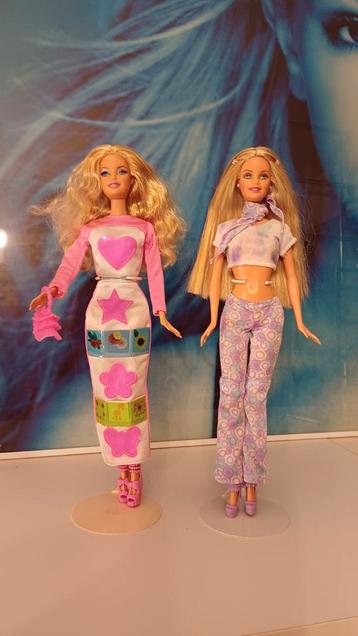 Barbie kleurrijke kleding 2x beschikbaar voor biedingen
