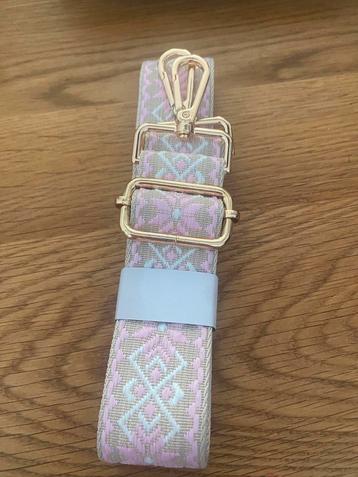 Tas bandjes beschikbaar voor biedingen