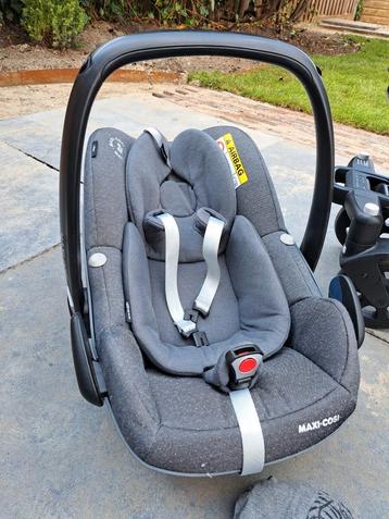 Te koop: maxicosi Pebble Pro & FamilyFix One i-size beschikbaar voor biedingen