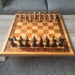 Groot schakenbord met schakenstukken, Ophalen, Vierkant, Hout