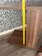 Leuk degelijk tafeltje / lectuurbak met wieltjes, 50 tot 100 cm, Ophalen of Verzenden, Zo goed als nieuw, 25 tot 50 cm