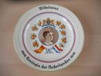 Bord Wilhelmina 1898 1948 Gouda Plateel, Ophalen of Verzenden, Zo goed als nieuw, Nederland, Servies