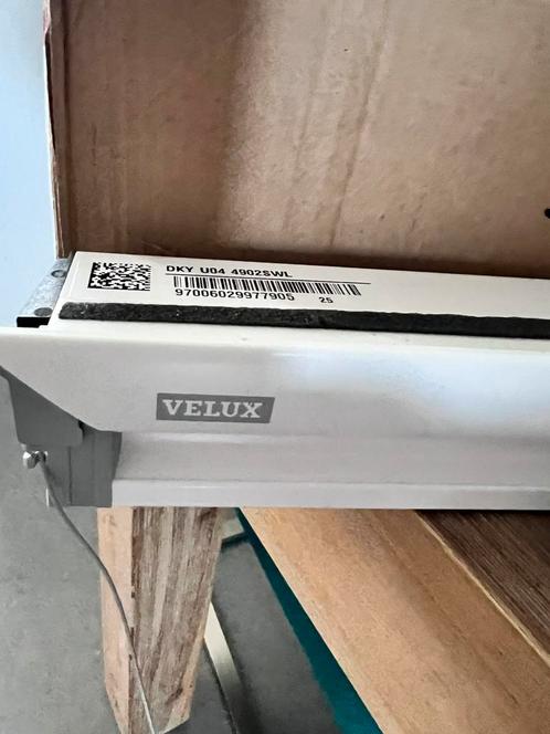 Velux rolgorijn type DKY U04 4902SWL, Doe-het-zelf en Verbouw, Rolluiken, Zo goed als nieuw, Minder dan 100 cm, Ophalen