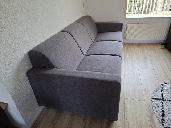 3-zits bank | 213 cm breed | 94 cm diep | Met hocker, Huis en Inrichting, Banken | Bankstellen, Zo goed als nieuw, Rechte bank