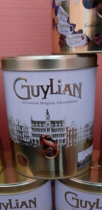 Metalen blik in reliëf Guylian (meerdere beschikbaar) beschikbaar voor biedingen