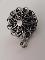 Zilveren hanger Zeeuws                                   Z16, Gebruikt, Overige voorstellingen, ., Ophalen of Verzenden