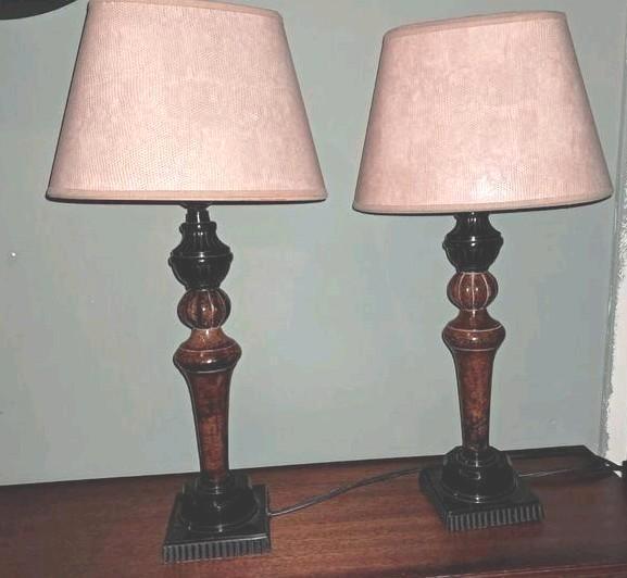 Twee elegante tafellampen, Huis en Inrichting, Lampen | Tafellampen, Gebruikt, 50 tot 75 cm, Metaal, Stof, Ophalen of Verzenden