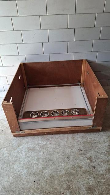 Mooie werpkist 125x125 te huur. beschikbaar voor biedingen
