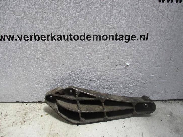 Motorsteun Volkswagen Transporter T3 1987 068199208a, Auto-onderdelen, Motor en Toebehoren, Volkswagen, Gebruikt