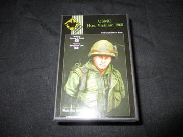 D-547,YOUNG MINIATURES 1-10,NO,YM1817,USMC Hue. Vietnam 1968 beschikbaar voor biedingen