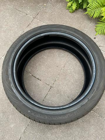 Vredestein ultrac satin 225/45R19 beschikbaar voor biedingen
