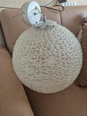 Mooie Bol Hanglamp (2 stuks aanwezig) beschikbaar voor biedingen