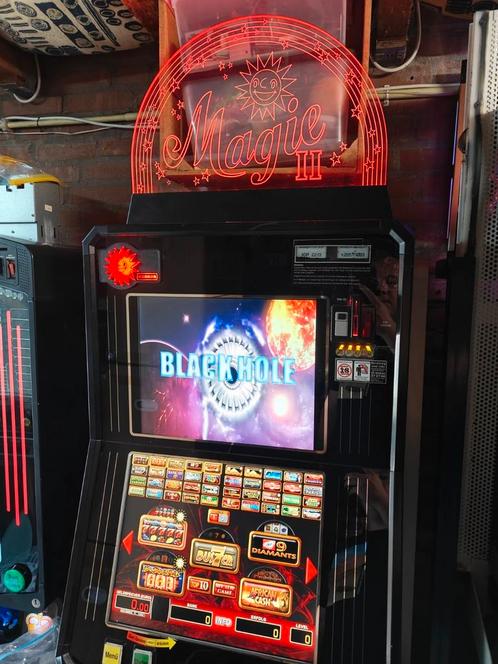 Merkur ergoline & slimline gokkast met veel bekende spellen, Verzamelen, Automaten | Gokkasten en Fruitautomaten, Zo goed als nieuw