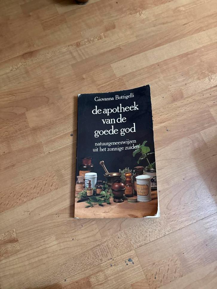 De Apotheek van de Goede God - Natuurgeneeswijzen, Boeken, Esoterie en Spiritualiteit, Gelezen, Achtergrond en Informatie, Overige onderwerpen