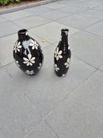 Mooi zwarte vazen met bloemmotief, Huis en Inrichting, Woonaccessoires | Vazen, Ophalen, Gebruikt, Zwart, Glas