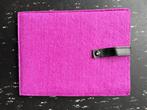 i-pad - tablet / hoes in fuchsia roze vilt materiaal, Nieuw, Ophalen of Verzenden