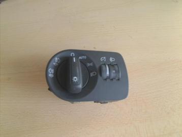 LICHTSCHAKELAAR Audi A1 Sportback (8XA / 8XF) (8X1941531R) beschikbaar voor biedingen