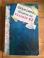 Geheimen, leugens en kluisje 62 - Lil Chase, Boeken, Kinderboeken | Jeugd | 13 jaar en ouder, Ophalen of Verzenden, Gelezen, Fictie