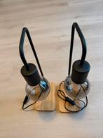 Ikea Tafellamp Tvarhand Industrieel 2 x, Huis en Inrichting, Lampen | Tafellampen, Ophalen, Zo goed als nieuw, Hout, Minder dan 50 cm