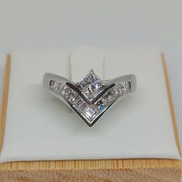 1.02ct V•Ring PT900 beschikbaar voor biedingen