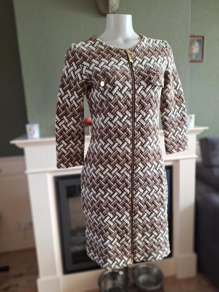 Caroline Biss warme bruine crème jurk M 38, Kleding | Dames, Jurken, Zo goed als nieuw, Maat 38/40 (M), Bruin, Knielengte, Verzenden