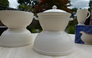 Nieuw Wedgwood Windsor Servies MADE in ENGLAND beschikbaar voor biedingen