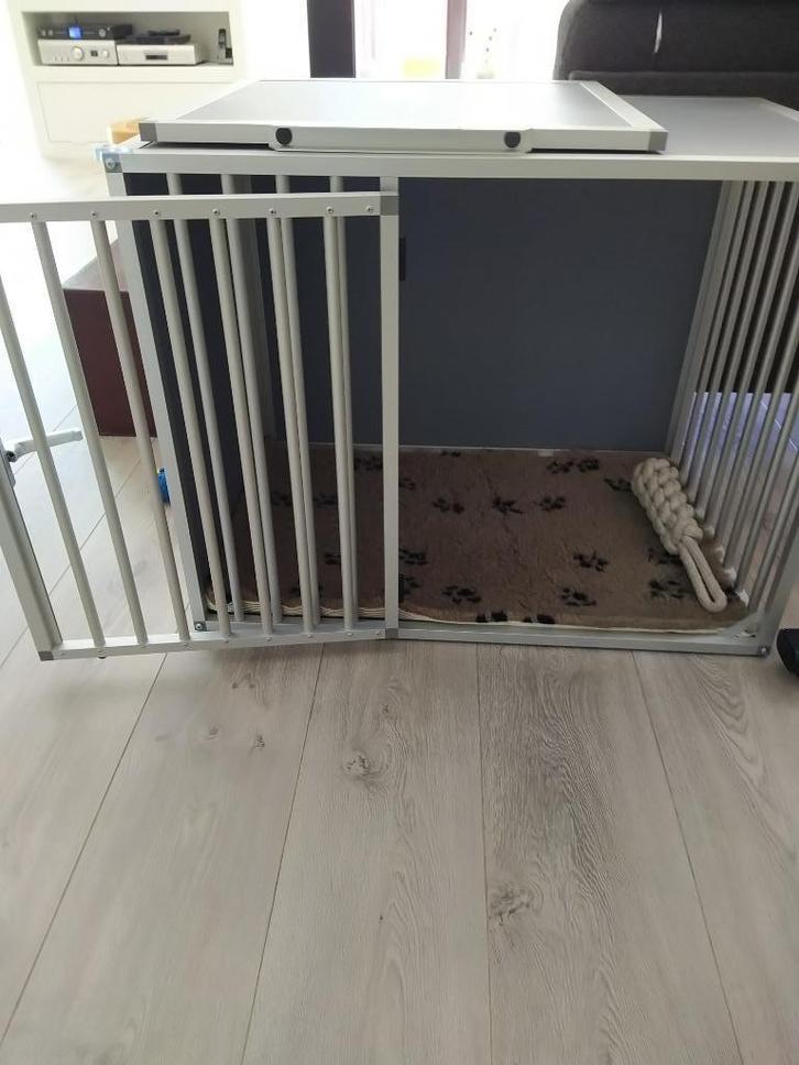 Hundos Hondenbench model DL maat M, Dieren en Toebehoren, Hondenbenches, Zo goed als nieuw, Ophalen