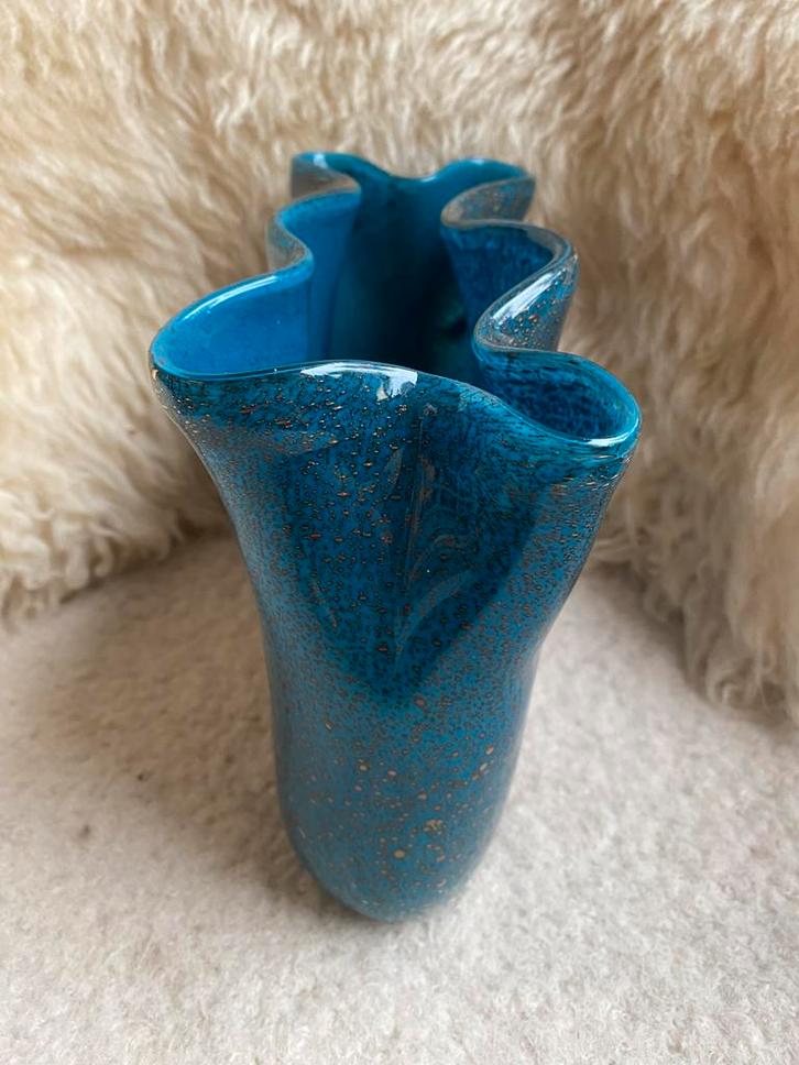 Blauwe glazen vaas 'Toermalijn', Huis en Inrichting, Woonaccessoires | Vazen, Zo goed als nieuw, Blauw, Minder dan 50 cm, Glas