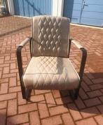 Fauteuil, vintage, leatherlook, zandkleur, metalen frame, Huis en Inrichting, Fauteuils, Industrieel, Minder dan 75 cm, Gebruikt