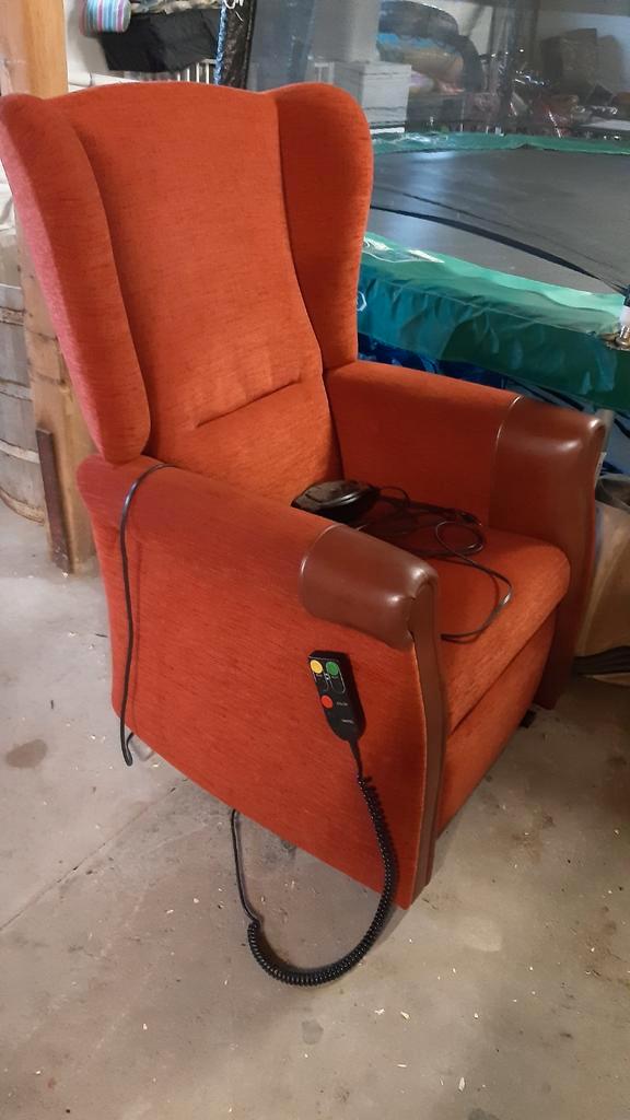 Sta-op stoel met afstandsbediening, Huis en Inrichting, Fauteuils, Gebruikt, Stof, 75 tot 100 cm, 75 tot 100 cm, Ophalen